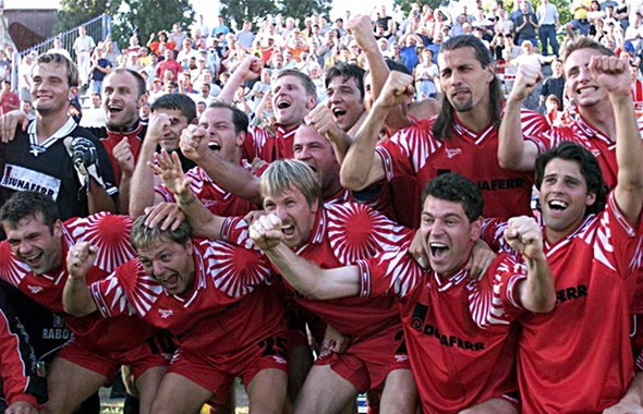 Dunaferr Bajnokcsapata 2000.